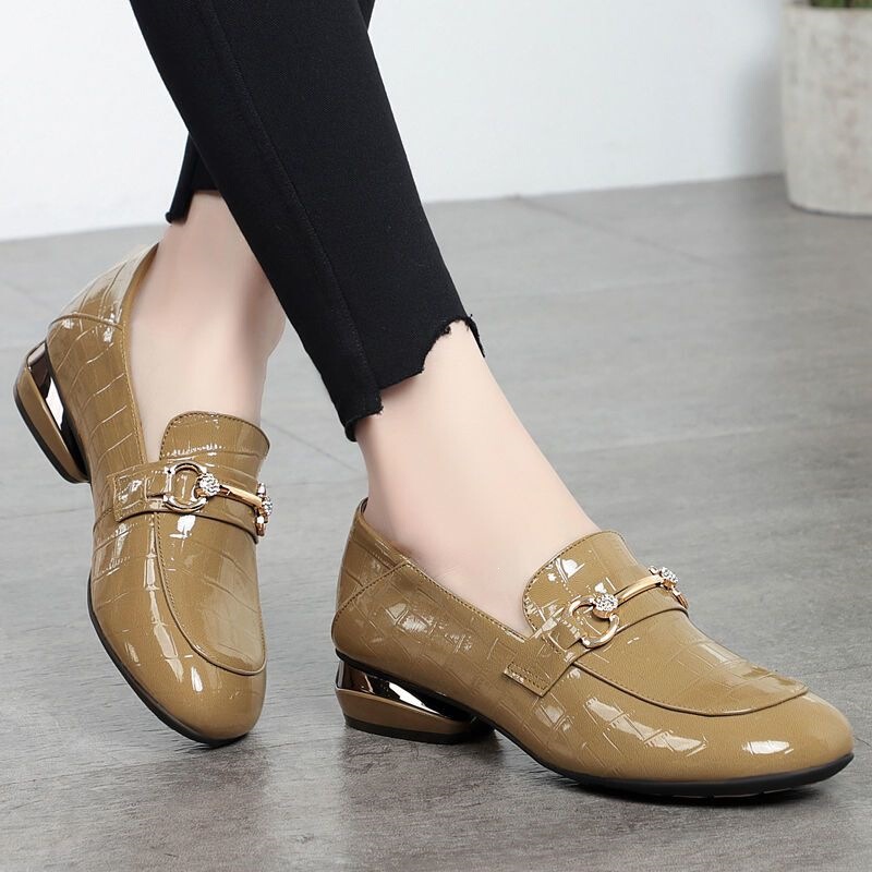 Genuine Soft Leather Women's Flats 2026 Spring and Autumn New Style Small Leather Shoes with Chunky Heels Slip-On Flat Women's Shoes Black Regular Style