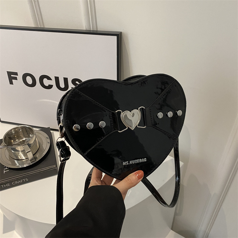 Heart-shaped Bag Women's Spring 2024 New Arrival Crossbody Bag New Arrival Trendy Casual Distinctive Beautiful Simple Fashionable Shoulder Bag