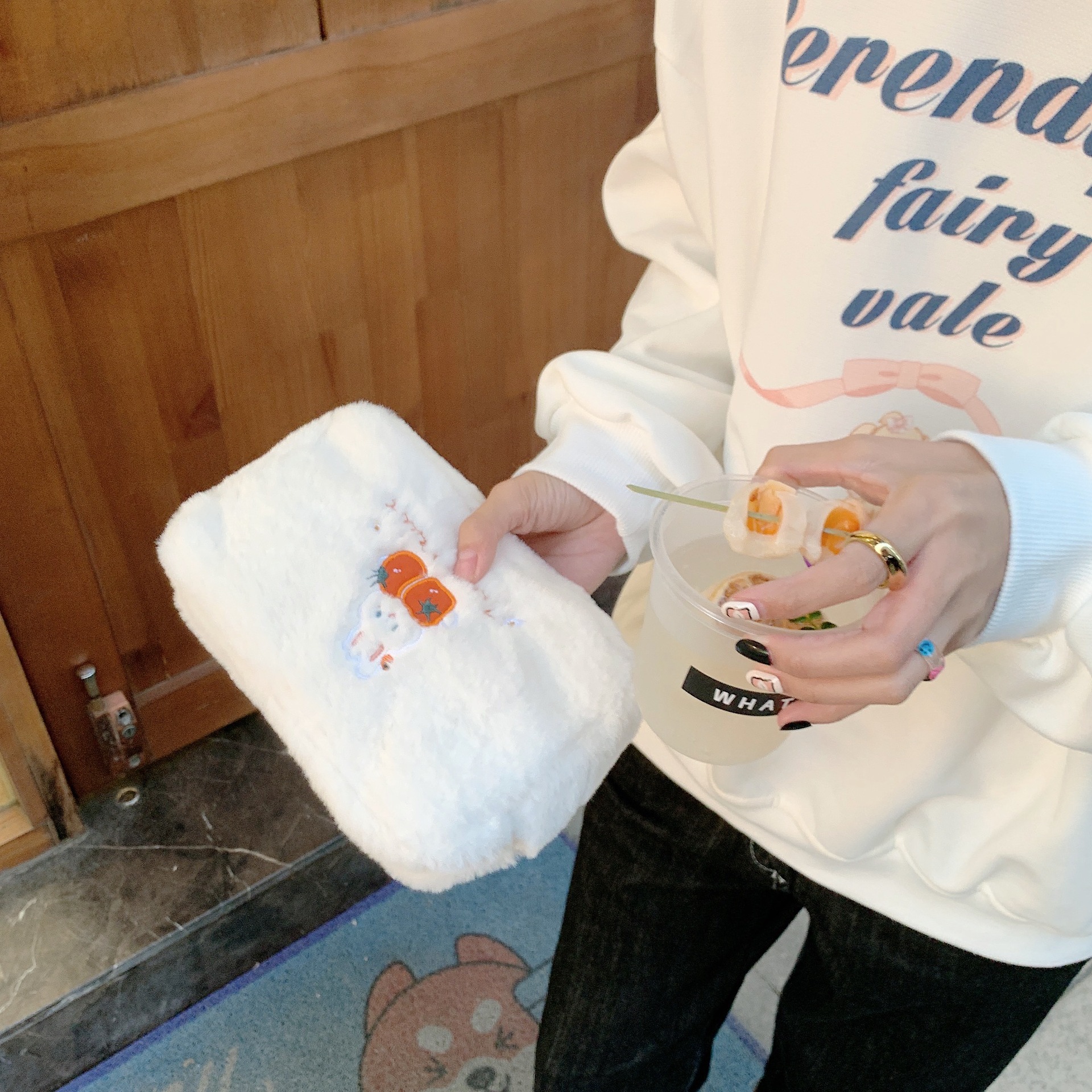21154 Autumn and Winter plush makeup bag, flower rabbit, cute cartoon embroidered portable bag for women, soft little bag undefined