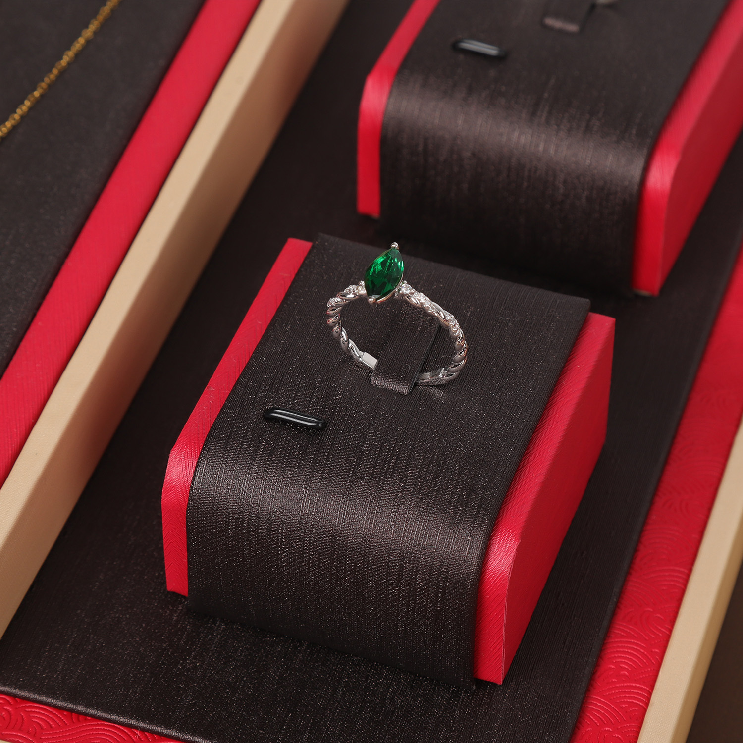 Juego de Exhibidores para Mostrador de Joyas en Cuero
