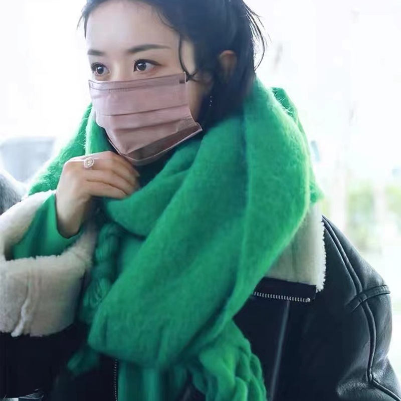 Solid color warm demi-season atmospheric scarf