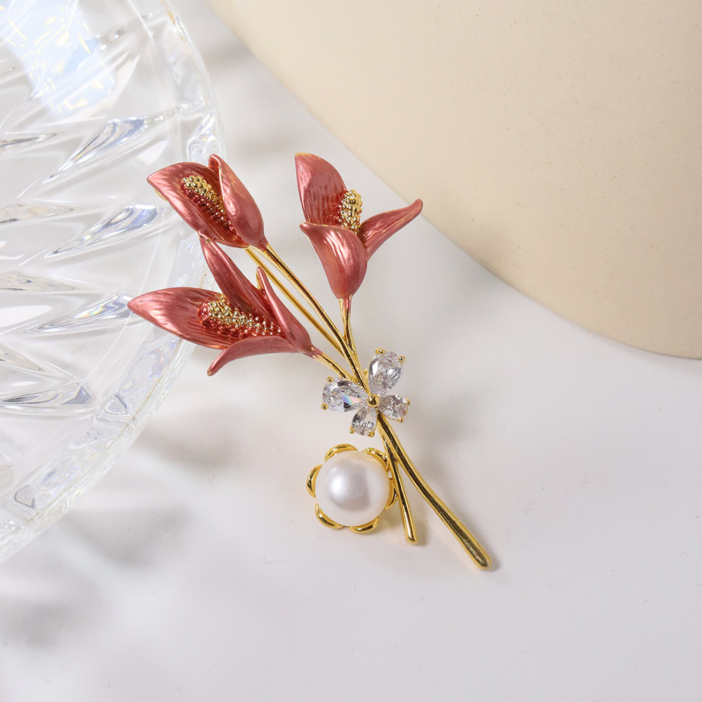 Tulipan perla broche mujer delicada pequeña fragancia nueva sensación de alto nivel de flor de pecho traje pin accesorios regalos