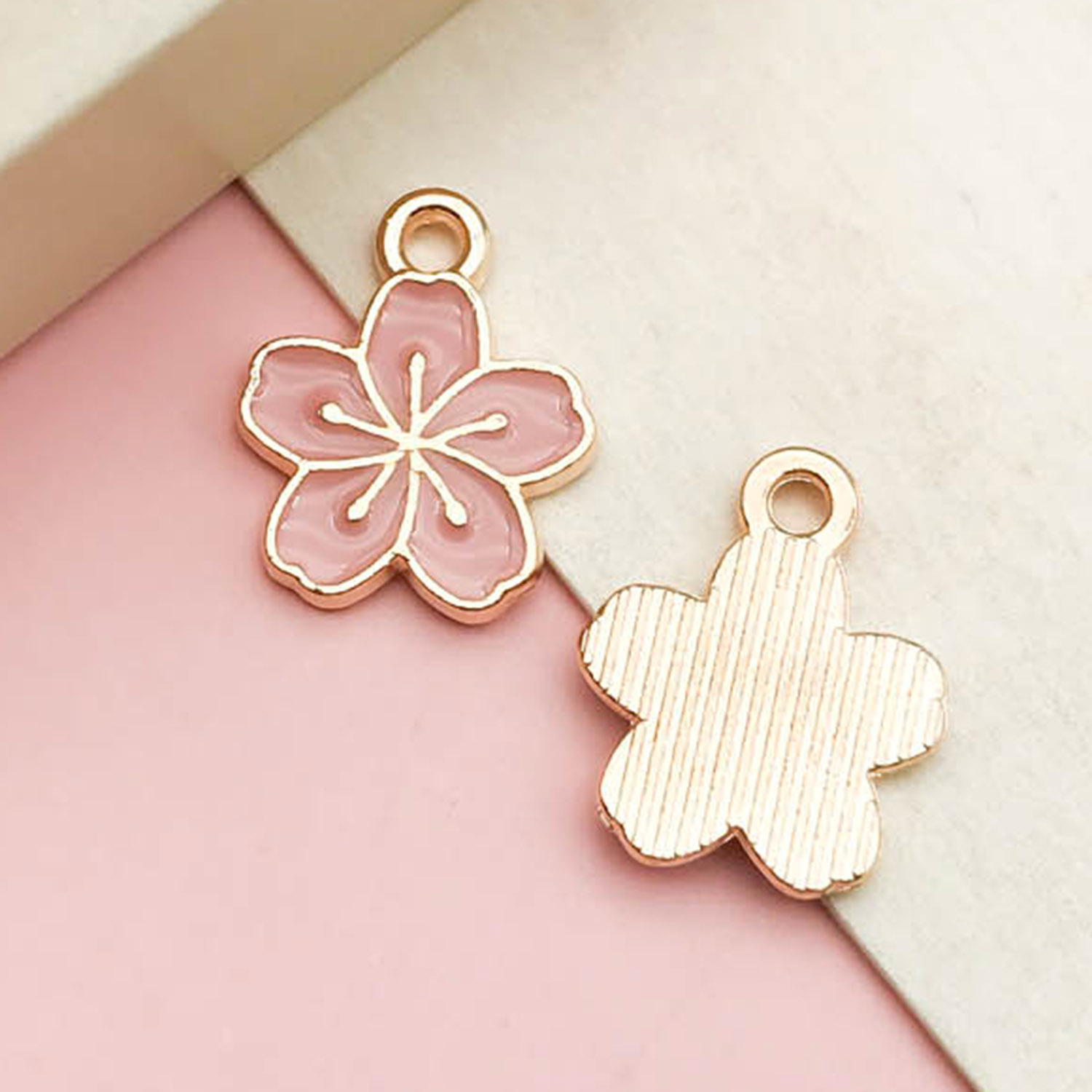 1 Rosa Conchas sirena flor conejo aleación gota colgante de aceite simple joyería material fábrica al por mayor