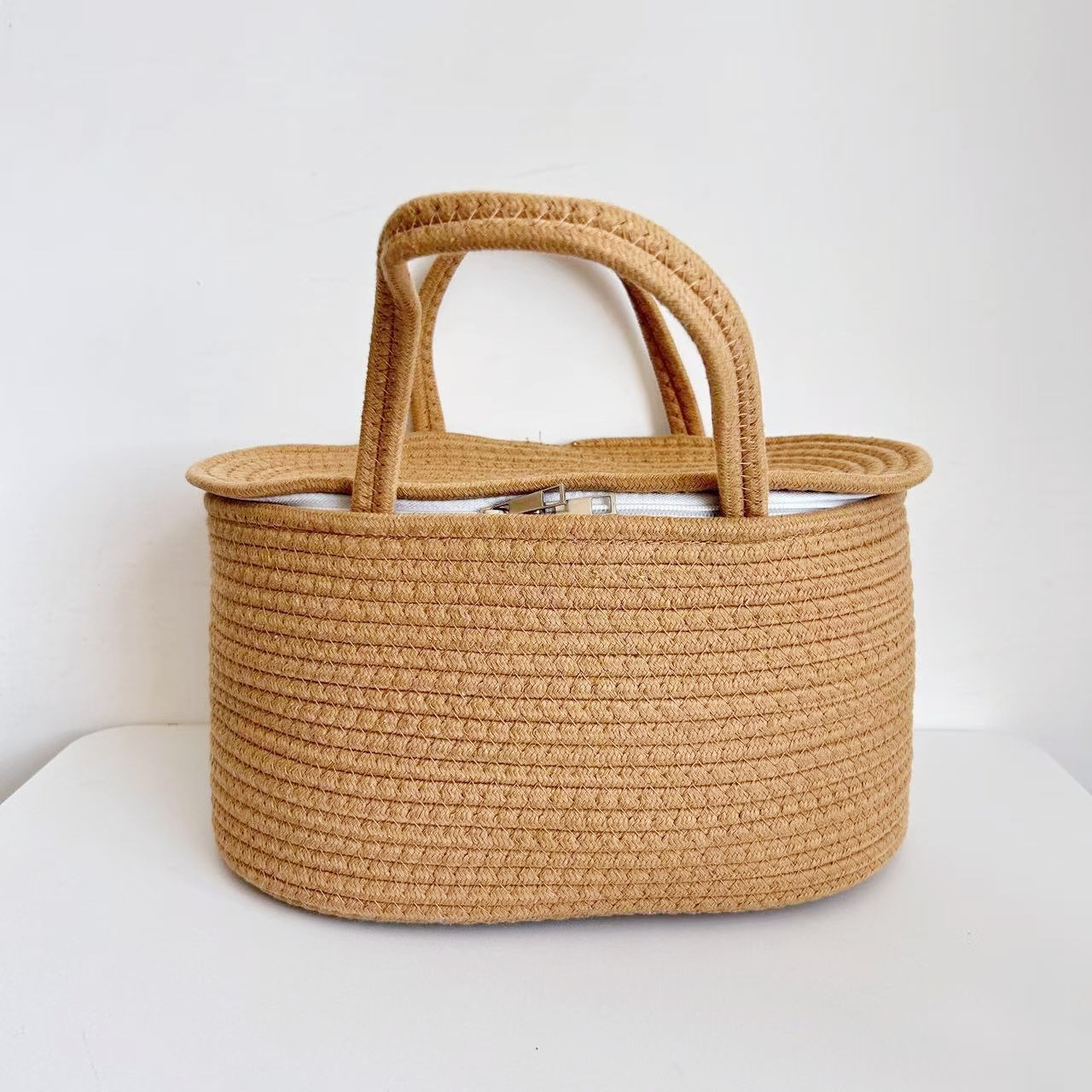 Cesta de pañales para bebés Cesta de almacenamiento de juguetes Cesta de almacenamiento Cesta de mano con borlas Cesta de mano tejida a mano Rejilla extraíble y portátil