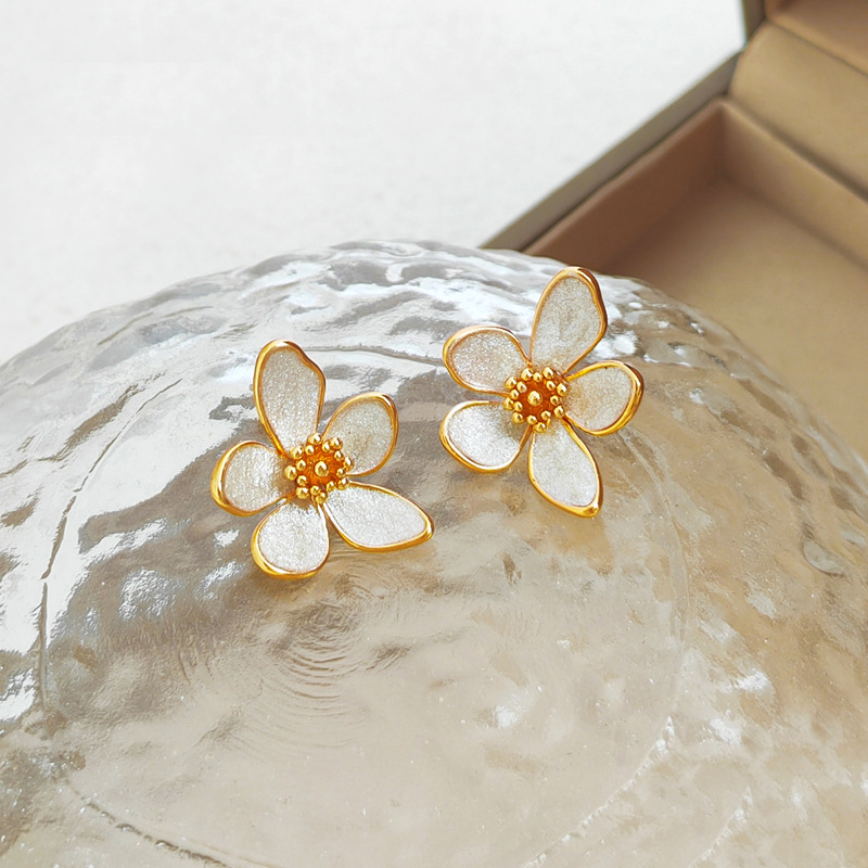 1 Pair Sweet Flower Copper Plating Ear Studs display picture 6