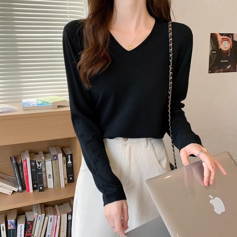 一件代发别致高级感秋冬季低领宽松毛衣女内搭v领针织打底衫上衣