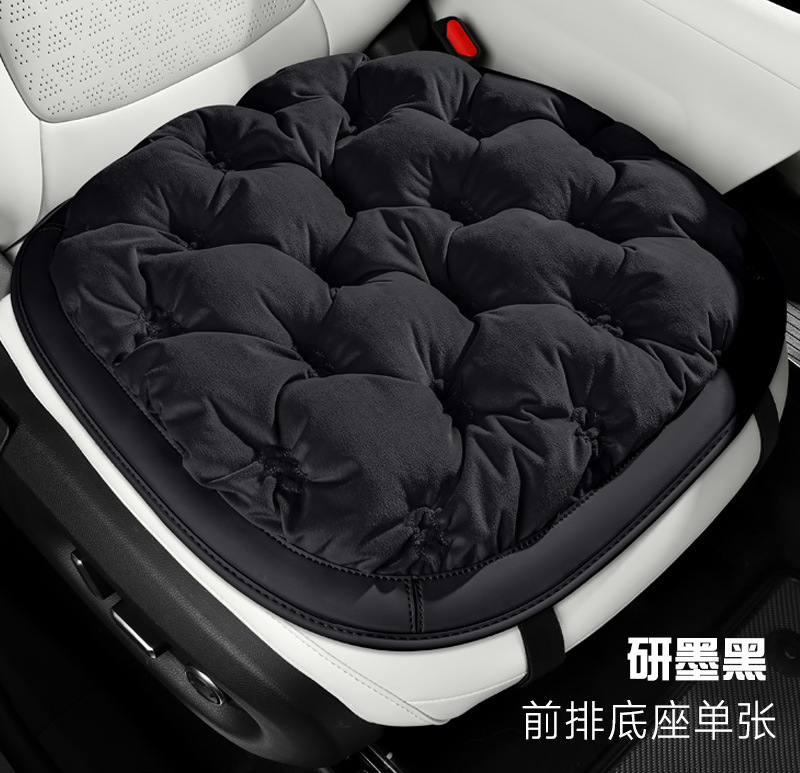 冬には保温ダウンマットを厚くして、5台の汎用自動車座布団を運転しています。|undefined