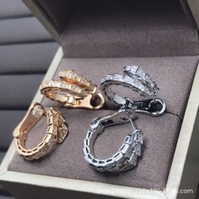��Ʒխ���߹Ƕ�ᔺ��18K��õ����荰�荝M����ζ��h���