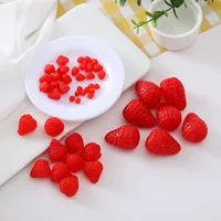 Моделирование клубничной еды и игровых аксессуаров ПВХ клубничная смола клубничная имитационная модель декоративные фрукты аксессуары для еды и игры оптом