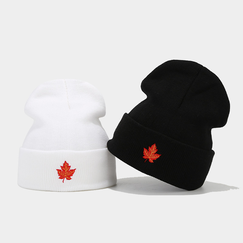 El otoño y el Invierno nuevo bordado de la hoja de arce rojo de Las Mujeres de Moda de punto redondo frío sombrero de moda marca personalidad hip hop sombrero de lana de los hombres