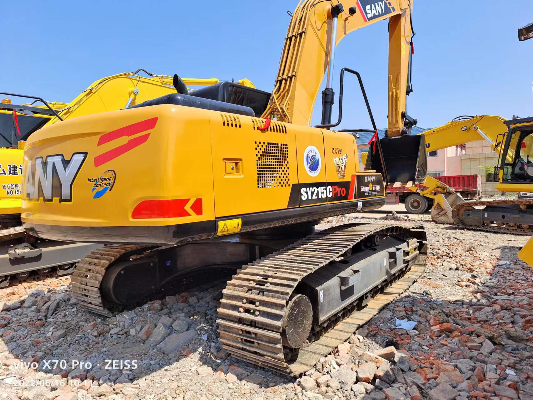 二手挖掘机：200220 320 360挖机