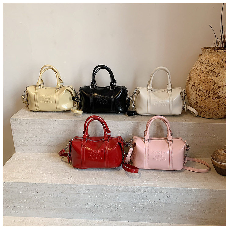 Korean version hand-held bowling bag for women 2025 new retro niche commuting pillow bag versatile single-shoulder crossbody bag undefined