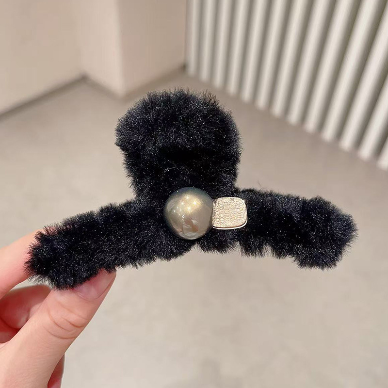 2026秋冬ミンクファー毛皮ヘアクリップ、高級感のある後頭部用大型シャーククリップ、ハート型キラキラ輝くダイヤモンド付き毛皮ヘアクリップ