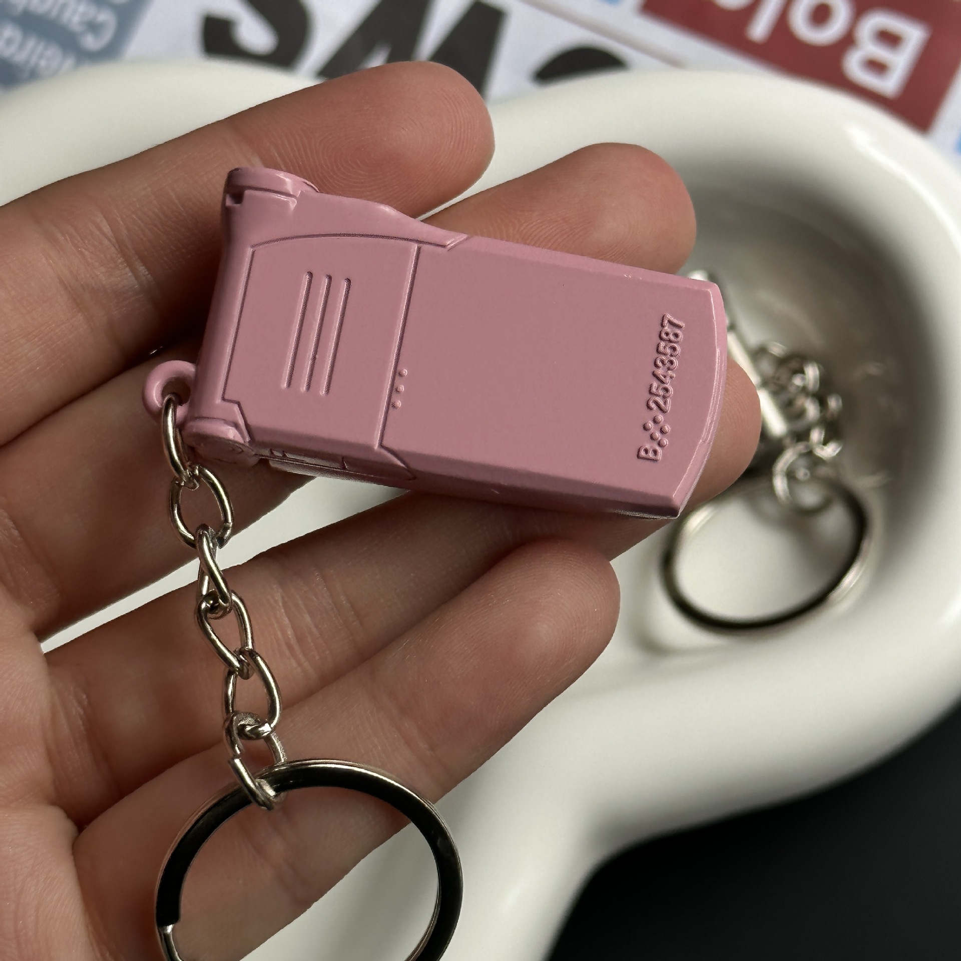 64g Weight Bag Pendant, Keychain Classification 1 Piece Quantity Holiday, Street Occasion Acrylic Material Chocolate, Mobile Phone Pattern Unisex Gender Streetwear Style Streetwear Chocolate Mobile Phone Arylic Unisex Bag Pendant Keychain 9