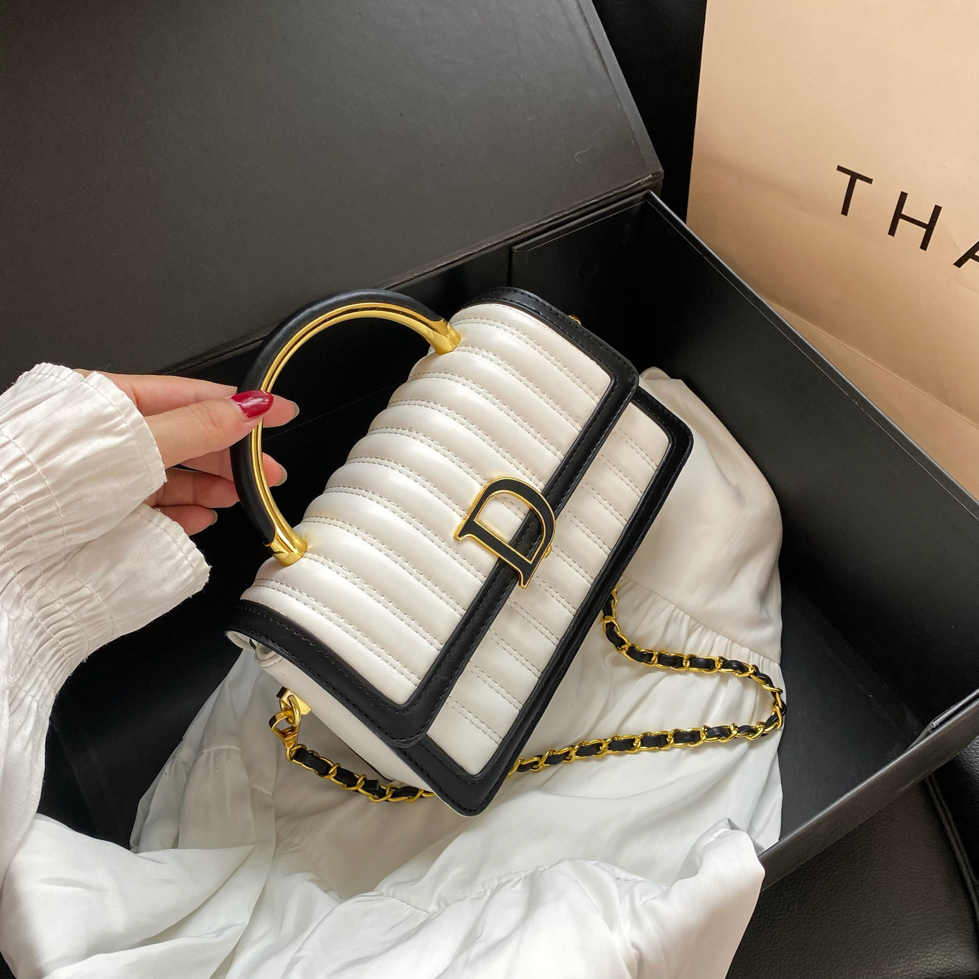 Hochwertige, leichte, luxuriöse, weiche Ledertasche mit bestickter Kette, kleine, duftende Tasche für Damen, vielseitige, modische Textur, One-Shoulder-Crossbody-Handtasche_voghion.com