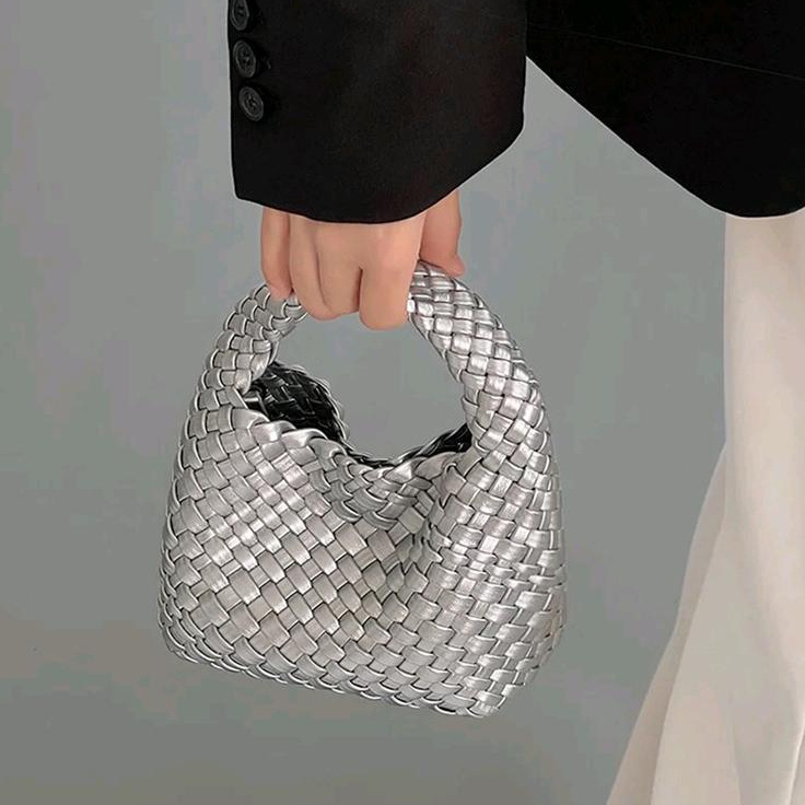 Niche Design Leather Woven Bag Portable Small Bag Women's High-end silver Chain Bag Mini Crossbody Bucket Bag