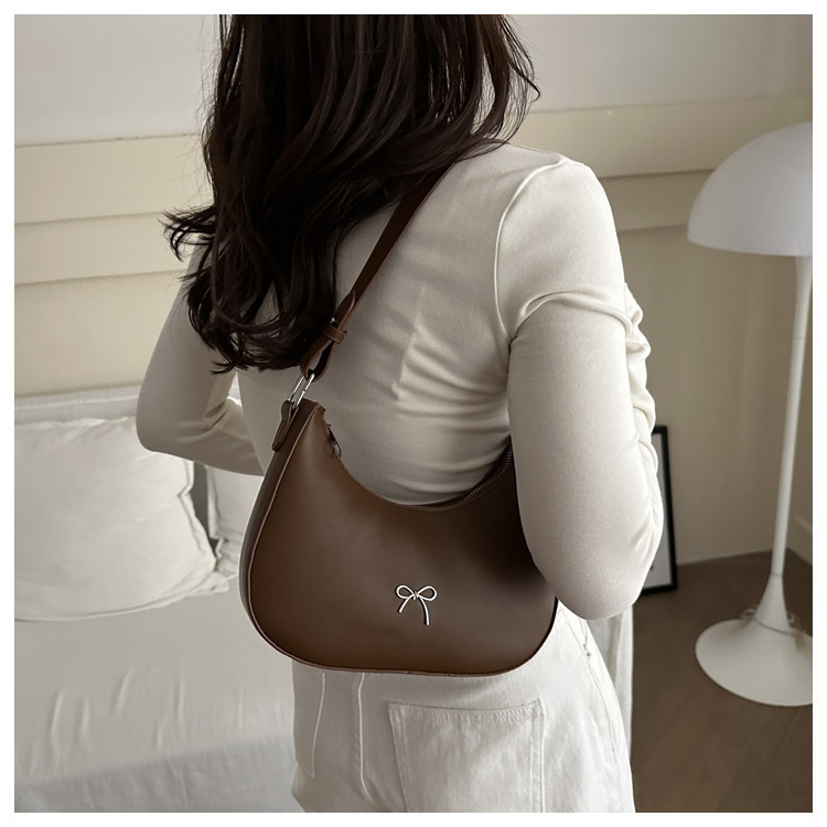 450g Weight Nylon Lining Material Zipper Closure Type Single Shoulder Strap Strap Type Shoulder Bag Bags Type Daily Occasion Pu Leather Material Solid Color, Bow Knot Pattern All Seasons Season Women's Gender Sewing Thread Design Streetwear Style Square Shape Large Size Women's Large Pu Leather Solid Color Bow Knot Streetwear Square Zipper Shoulder Bag 3