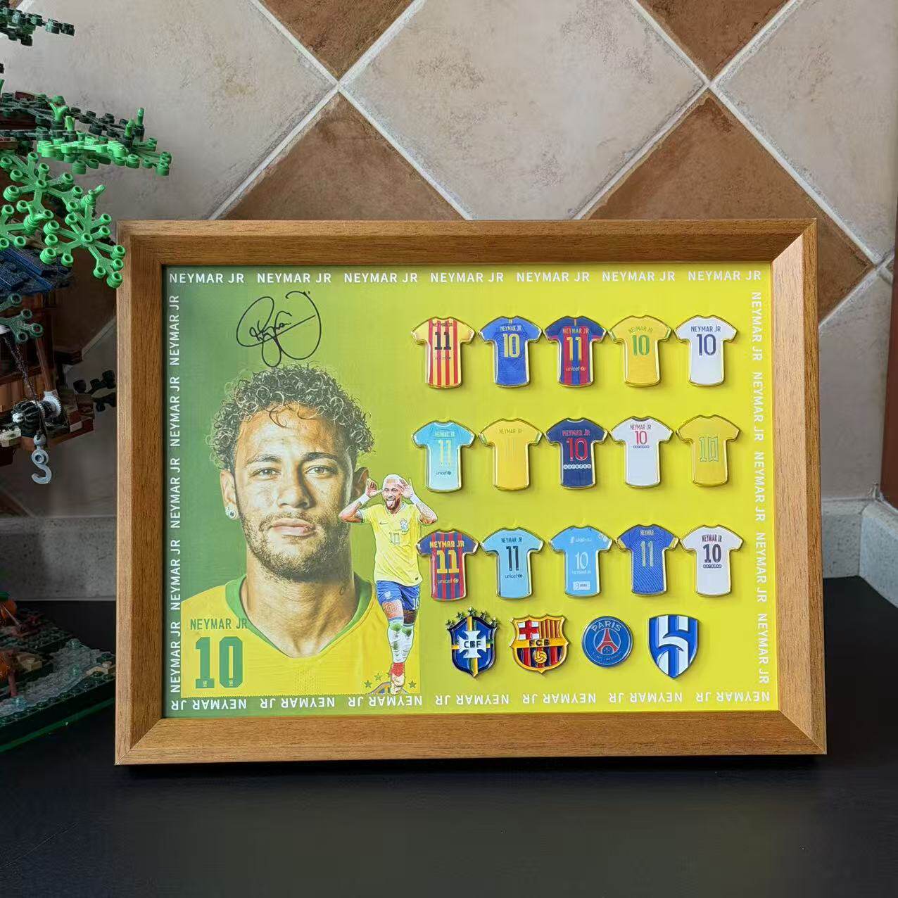 Messi Ronaldo camiseta insignia marco de madera sólida recuerdos de fútbol hechos a mano alrededor del cumpleaños del novio Regalo del festival de Qixi image 15