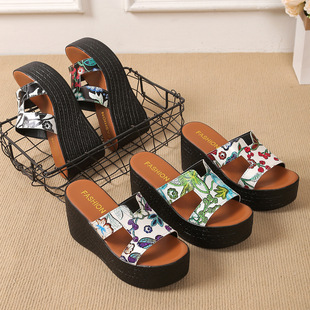 �羳��a����A�^���|���һ��ӡ���⴩¶ֺ�¸����Ů����Ь���l