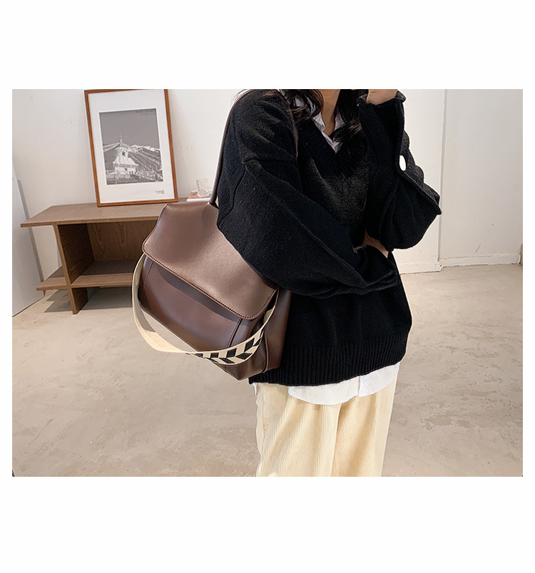 Popular Large Capacity New Fashion Wild Broadband Shoulder Messenger Autumn And Winter Tote Bag display picture 8