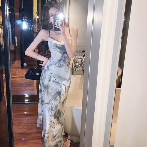 Elegant socialite-style high-waisted slip dress | Summer fashion | French-inspired backless design | Chic midi-length gown