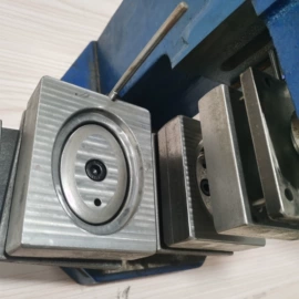 徽章;工艺礼品加工;其他耗材