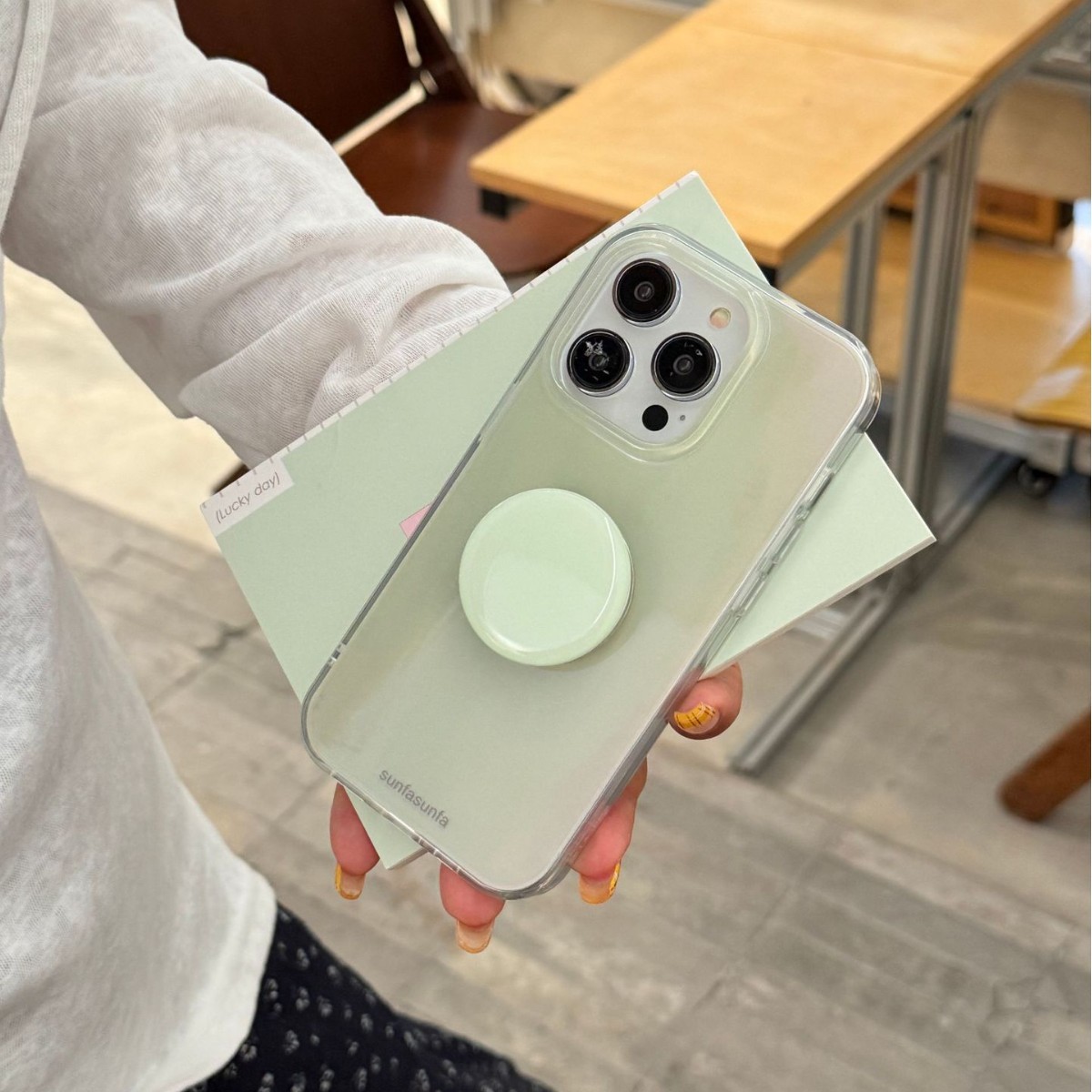 Simple, pequeño y fresco adecuado para Apple 16ProMax funda para teléfono móvil 15Pro Stereo 14/13 Soporte 15PM Pareja 16