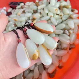 玉器工艺品;宝石工艺品;手链