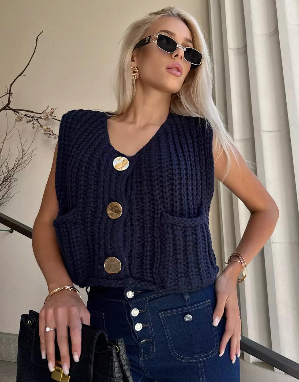 Sweater women's 2024 autumn and winter new product V-neck pocket thick needle sleeveless cardigan knitted vest women_voghion.com
