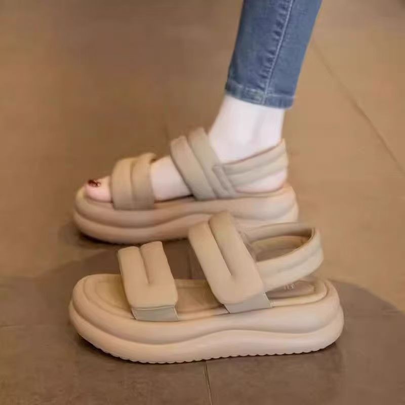 Sandallas deportivas para mujeres 2026 nuevo verano popularidad en línea Velcro con suela gruesa casual versátil zapatos de playa suaves
