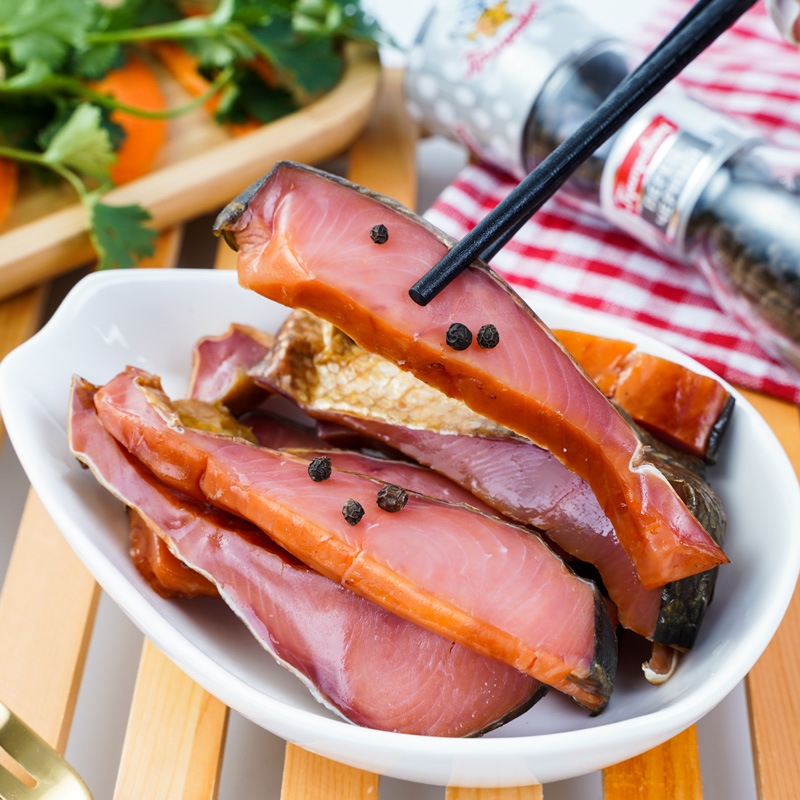 俄罗斯风味大马哈烟熏鱼肉即食下酒菜俄式网红特色美食鱼干200g
