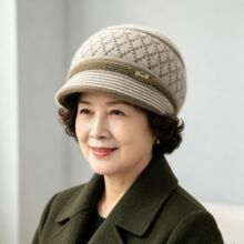 秋冬新款针织帽毛线帽女中老年妈妈奶奶帽松鼠绒加厚保暖护耳帽