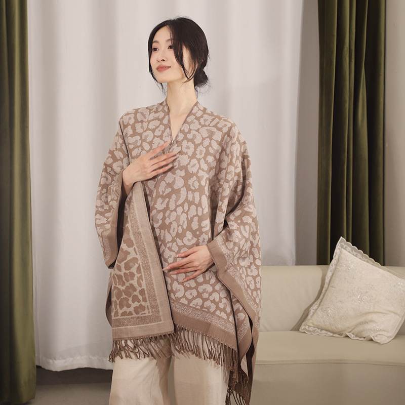 Viento nacional de leopardo Jacquard mantel turístico grueso capa de otoño y invierno larga bufandas cálidas capa de mujer al por mayor