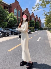 白色针织连衣裙秋季年新款女装修身长袖高领毛衣长裙子