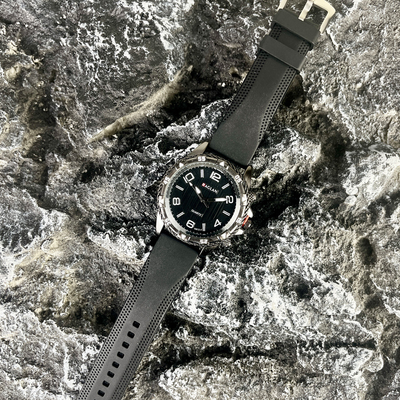 Hot Selling Fashion Cool Men Watch Sports Silicone Watch Men's Quartz Watch_voghion.com