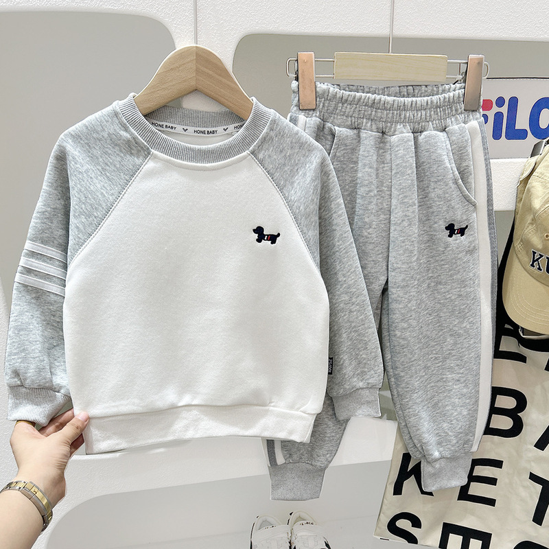 男の子秋トレーナーセット2025春秋新作子供服宝物子供中大型子供服トップス秋トレンド|undefined