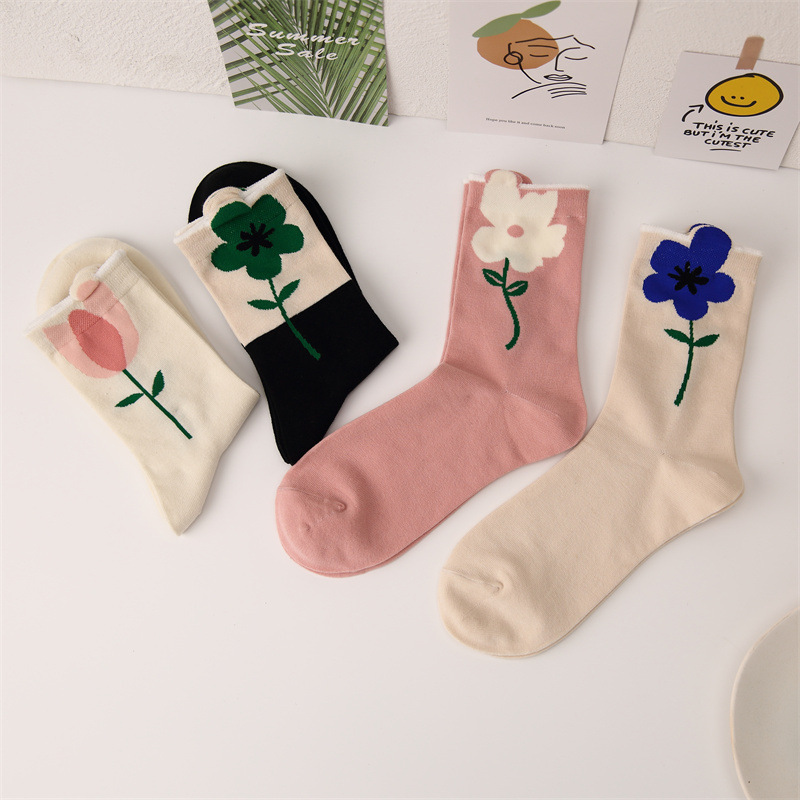 Frau Süß Blume Baumwolle Crew Socken Ein Paar display picture 6