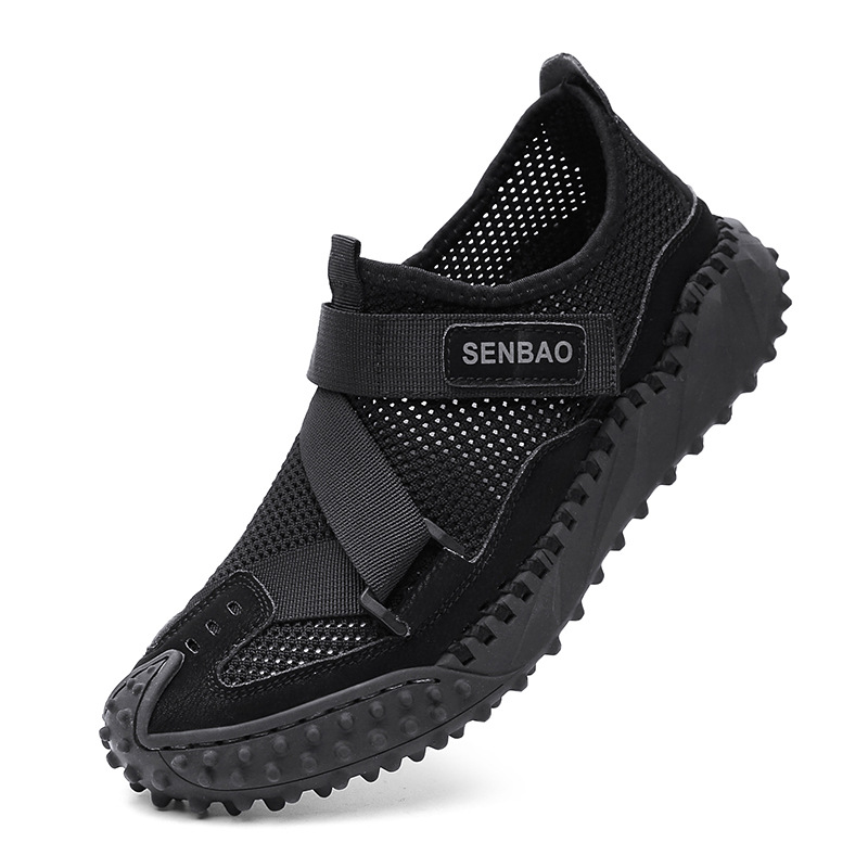 Black low sports solid color casual footwear flat for leisure