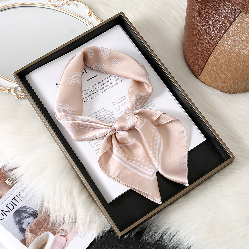 Flor de anacardo europea y americana transfronteriza 70 bufanda de seda de imitación retro todo-fósforo bolsa atada bufanda cuadrada bolsa atada bufanda de seda scarf al por mayor
