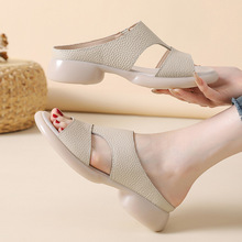 纯牛皮韩版夏季新款半拖鞋女外出穿时尚百搭真皮中跟拖鞋妈妈鞋子