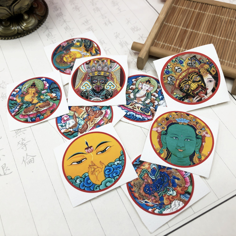 圆形3.5厘米唐卡画芯八守护十二生肖头像法眼款扎基拉姆布地藏