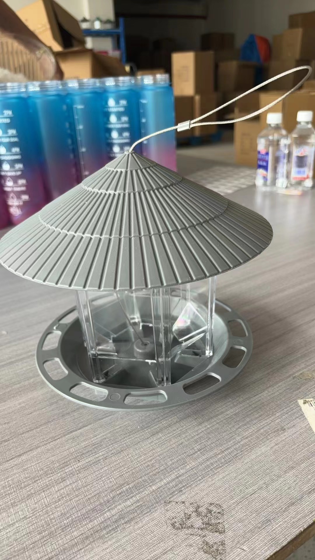 둥근 새 피더 그레이