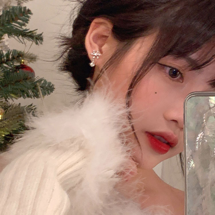 Snowflake water droplet zircon earrings for women, with a light luxury high-end temperament, niche earrings, new cool_voghion.com