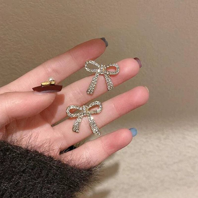 Серебряная игла, серьги с бантом, серебро 925, образец, простой и элегантный дизайн, инкрустированные diamonds, коллекция 2022, интернет-знаменитость, корейский стиль
