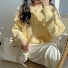 珍珠纽扣麻花毛衣女外套2024秋冬新款宽松软糯气质针织开衫上衣女