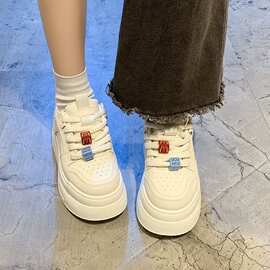2026新款厚底小白鞋女百搭增高板鞋超火休闲运动鞋丑萌大头面包鞋