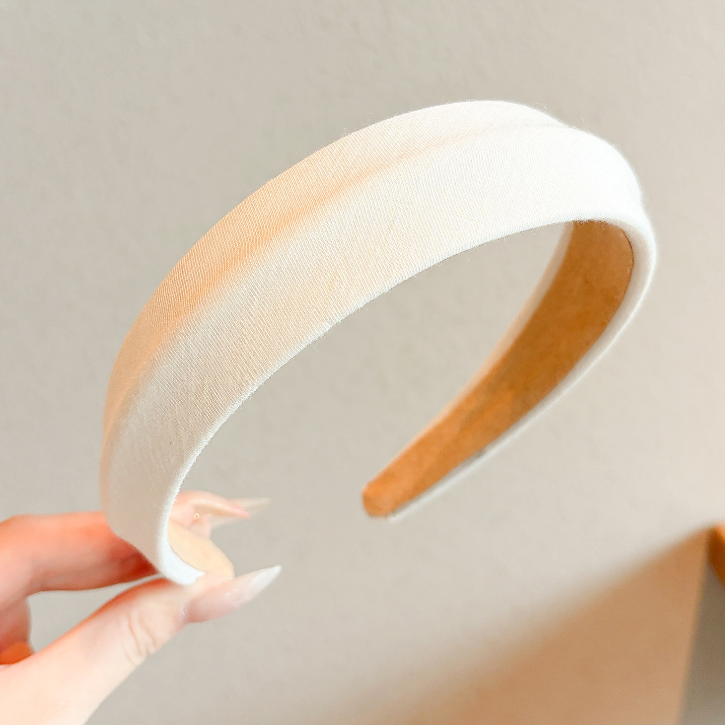 Diadema alta para mujer, nueva colección 2026, accesorio para el cabello estilo Chanel francés, elegante banda ancha para el cabello.