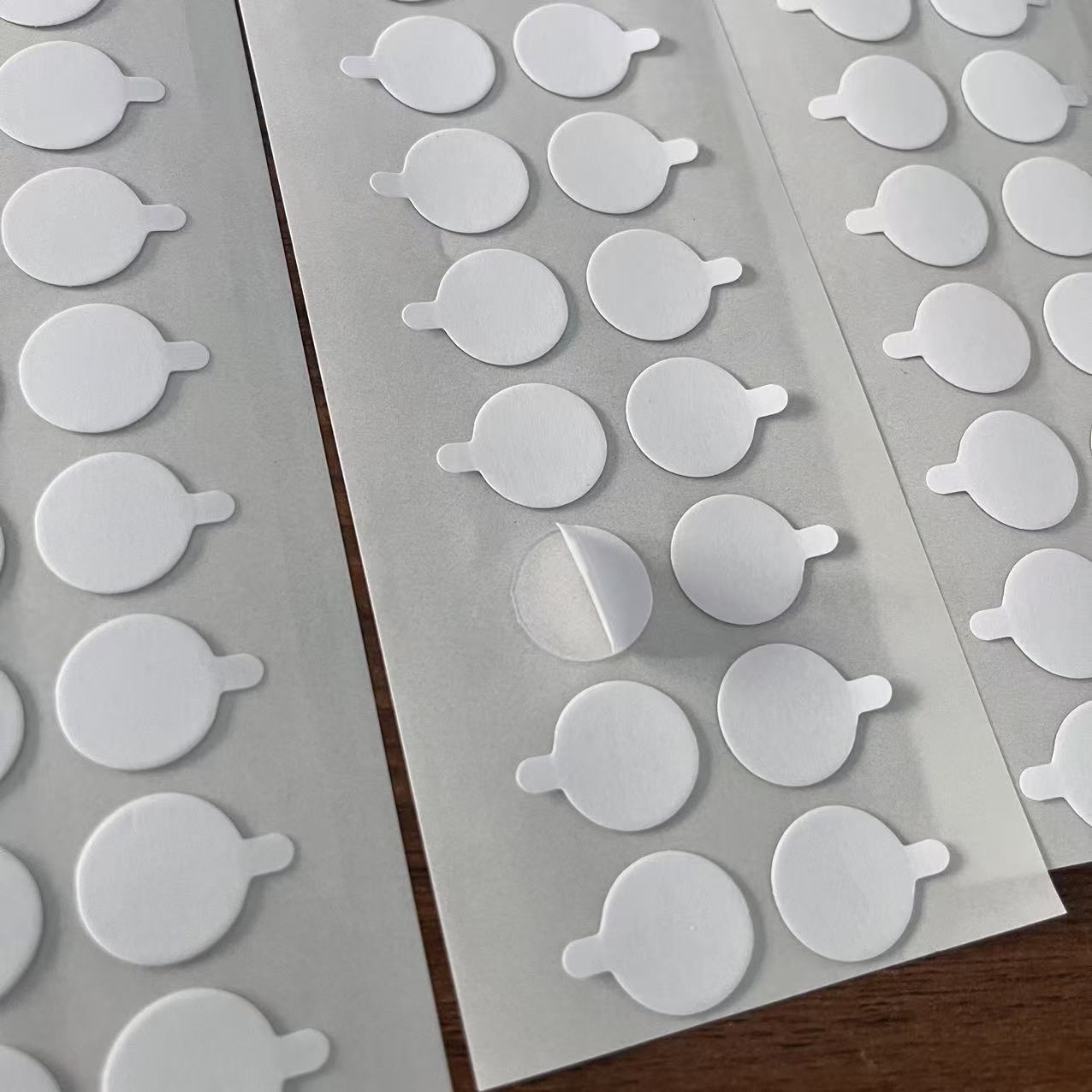 Adhesivo acrílico transparente de doble cara Almohadilla de goma de doble cara Adhesivo sin trazas Adhesivo de doble cara Adhesivo de punto redondo sin costuras