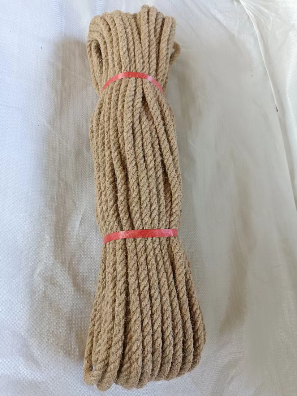 Cuerdas de yute gruesas al por mayor cuerdas de escalada para gatos decorativas trenzadas de escalada de jardinería cuerdas de lino finas atadas de material natural