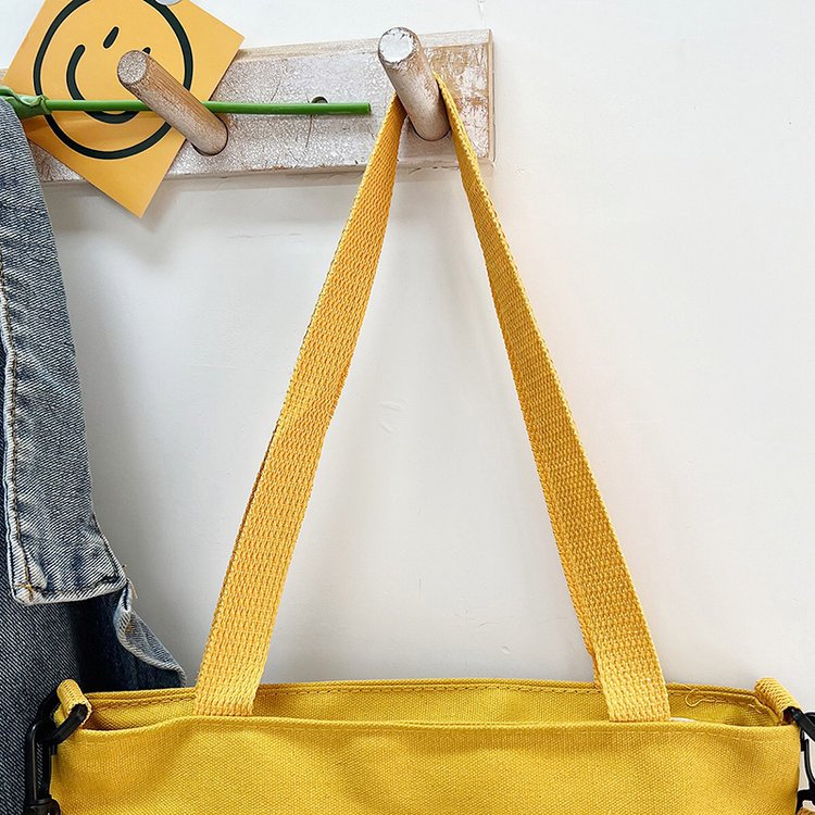 The new Korean-style cute Japanese-style single-shoulder bag is selling well. It's a simple and versatile canvas bag for college students' crossbody tutoring undefined